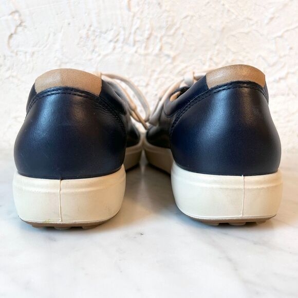 ECCO Soft 7 Women's 39/8-8.5 Navy Blue Leather Lace-Up Sneakers Extra Width - Picture 5 of 8